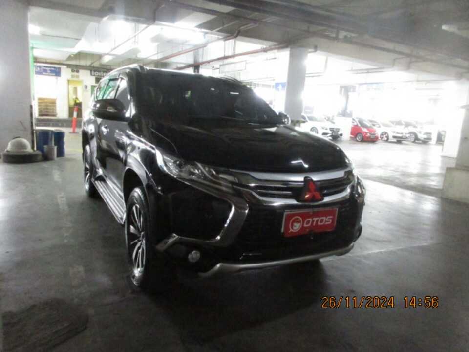 2017 Mitsubishi Pajero Sport 2.4 Dakar - Foto 1 dari 6
