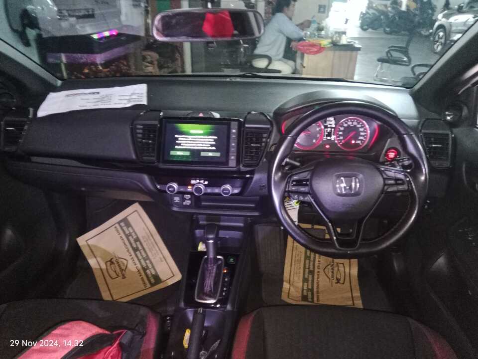 Foto Mobil Bekas Dashboard Honda City 1.5 RS tahun 2022