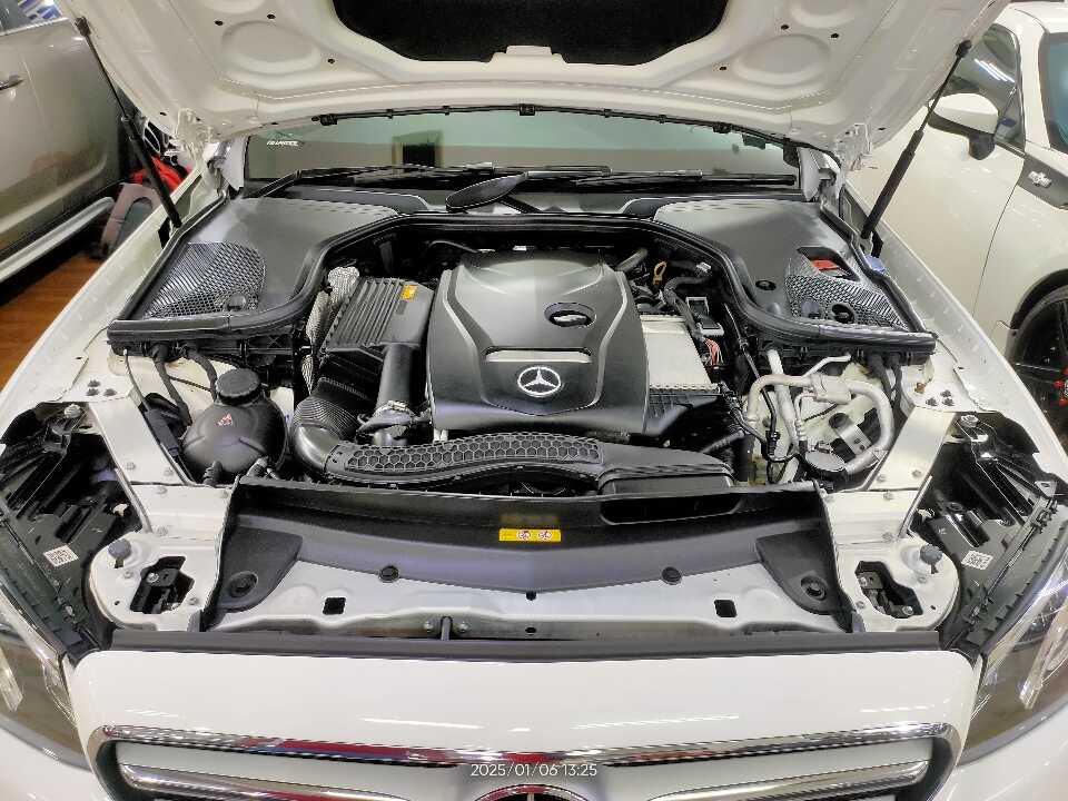 Foto Mobil Bekas Mesin Mercedes-Benz E250 2.0 tahun 2018