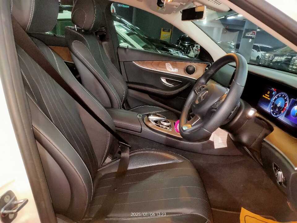Foto Mobil Bekas Kabin Depan Mercedes-Benz E250 2.0 tahun 2018