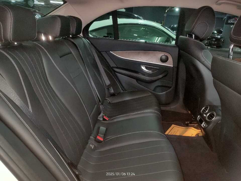 Foto Mobil Bekas Kabin Belakang Mercedes-Benz E250 2.0 tahun 2018