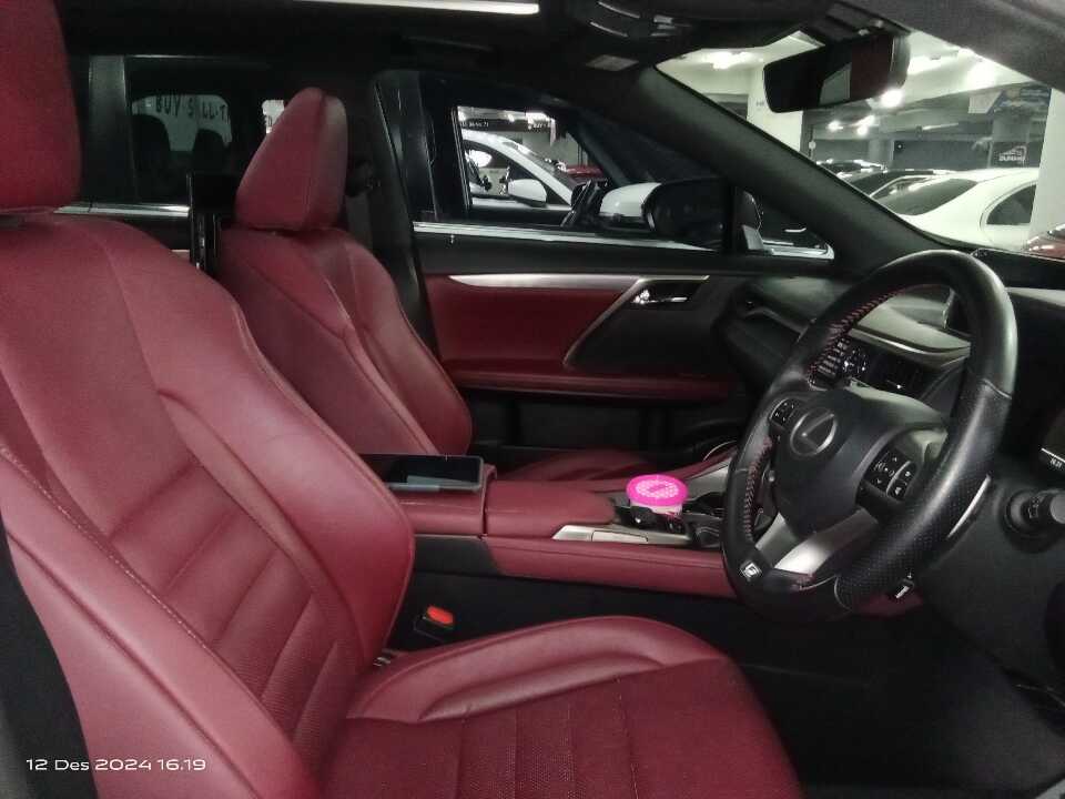 Foto Mobil Bekas Kabin Depan Lexus RX 300 2.0 F-Sport tahun 2019