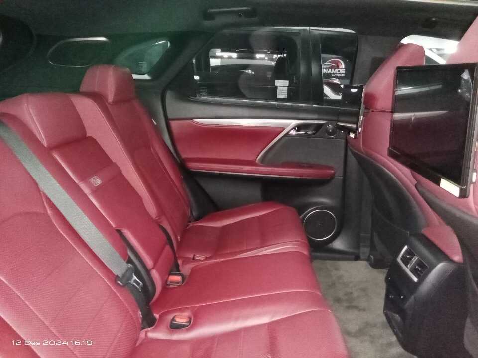 Foto Mobil Bekas Kabin Belakang Lexus RX 300 2.0 F-Sport tahun 2019