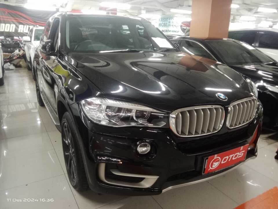 Foto Mobil Bekas Kanan Depan BMW X5 3.0 Xdrive35i Xline tahun 2017