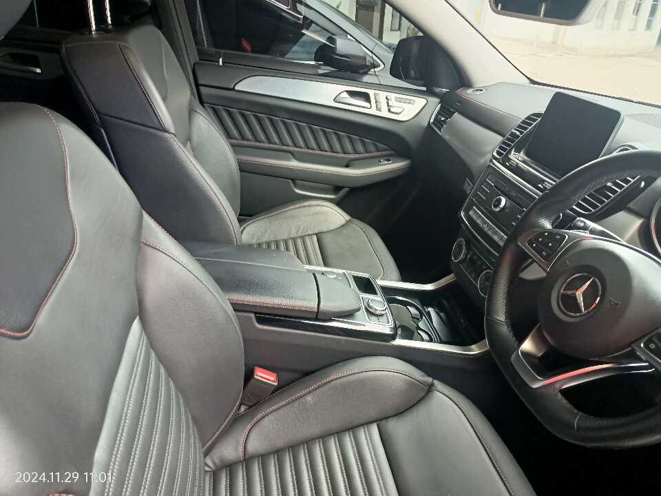 Foto Mobil Bekas Kabin Depan Mercedes-Benz GLE400 3.0 AMG 4MATIC tahun 2016