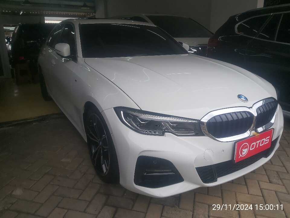 2021 BMW 330i 2.0 - Foto 1 dari 6