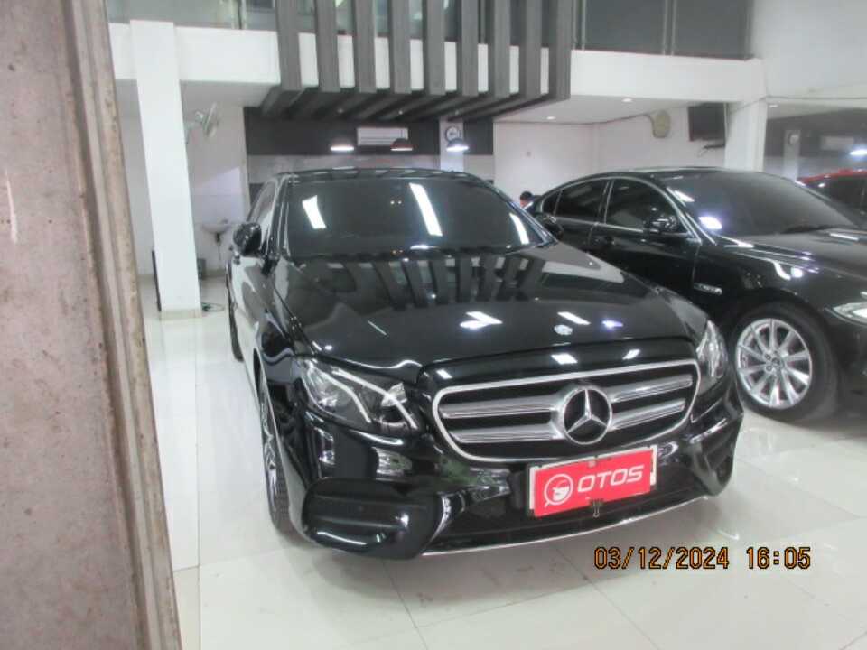 2017 Mercedes-Benz E300 2.0 - Foto 1 dari 6
