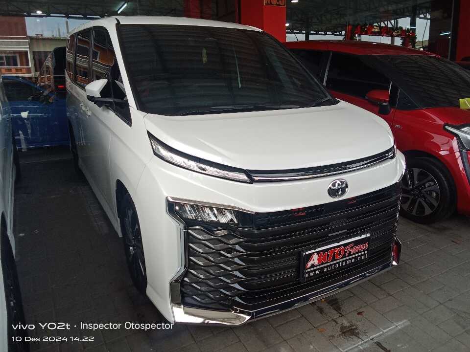 2024 Toyota Voxy 2.0 - Foto 1 dari 6