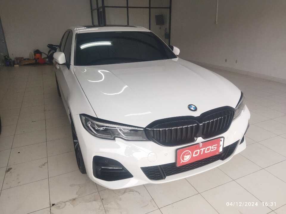 2021 BMW 330i 2.0 - Foto 1 dari 6