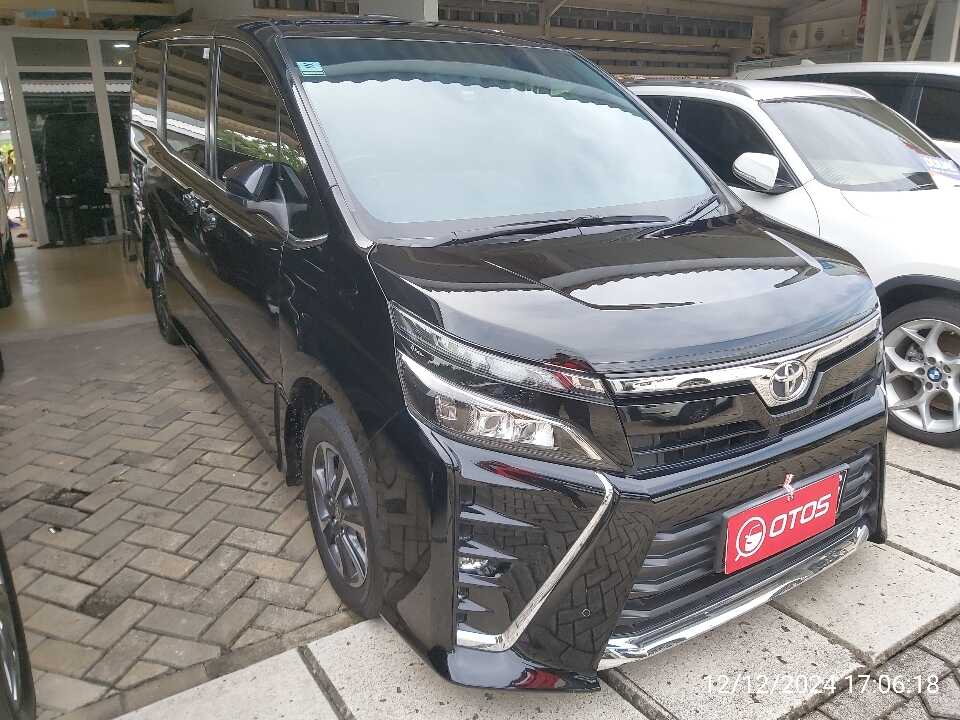 2020 Toyota Voxy 2.0