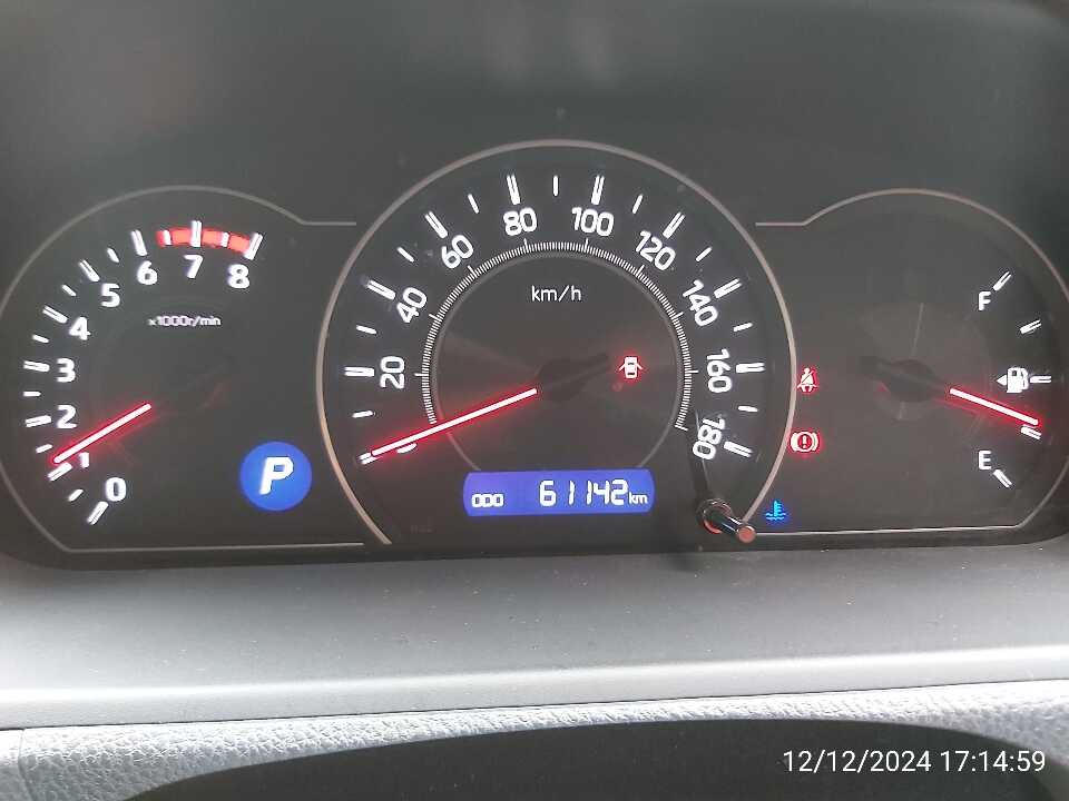 Foto Mobil Bekas Odometer Toyota Voxy 2.0 tahun 2020