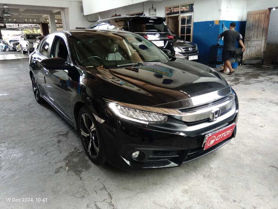 2016 Honda Civic 1.5 ES - Foto 1 dari 6