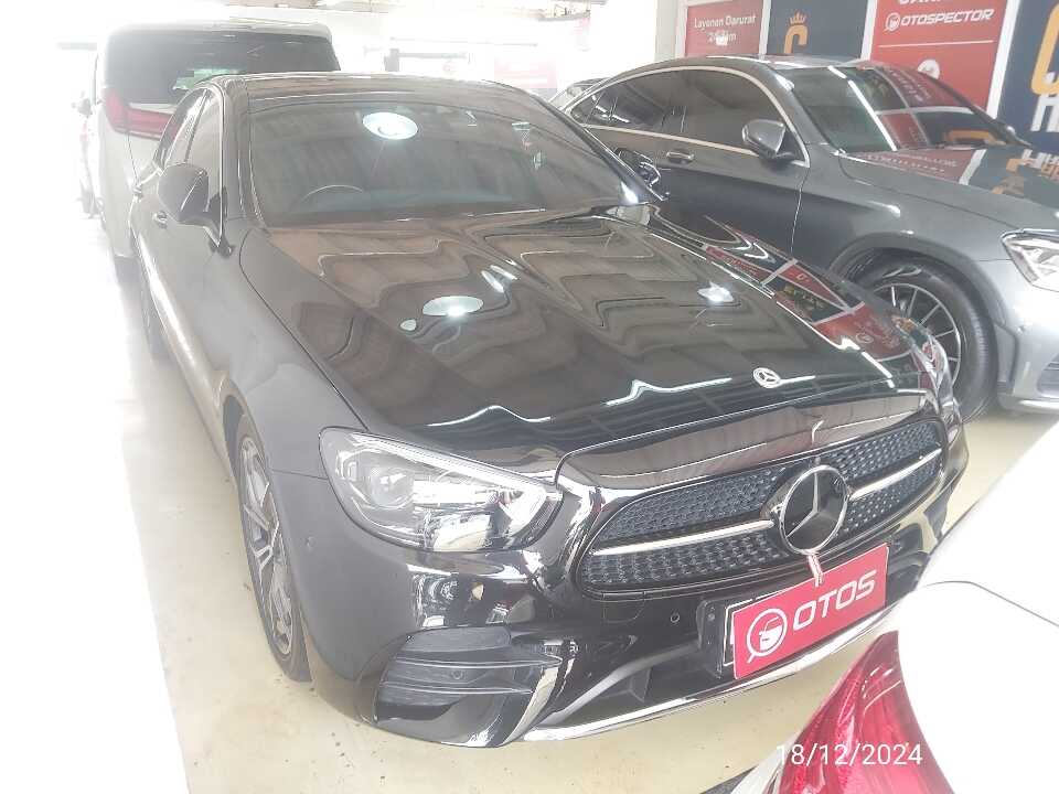2021 Mercedes-Benz E300 2.0 - Foto 1 dari 6