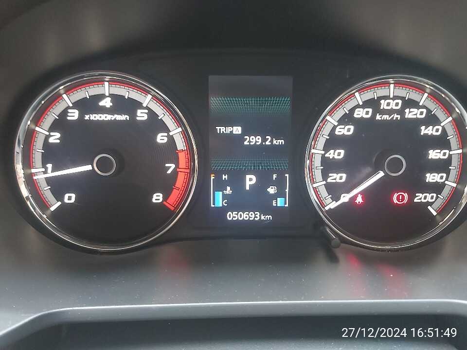 Foto Mobil Bekas Odometer Mitsubishi Xpander 1.5 Cross tahun 2021