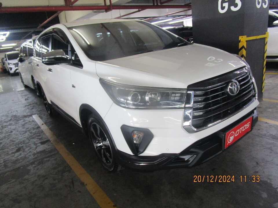 2022 Toyota Kijang Innova 2.0 Venturer - Foto 1 dari 6