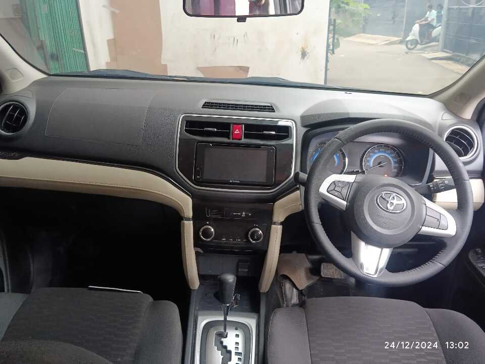 Foto Mobil Bekas Dashboard Toyota Rush 1.5 S tahun 2019