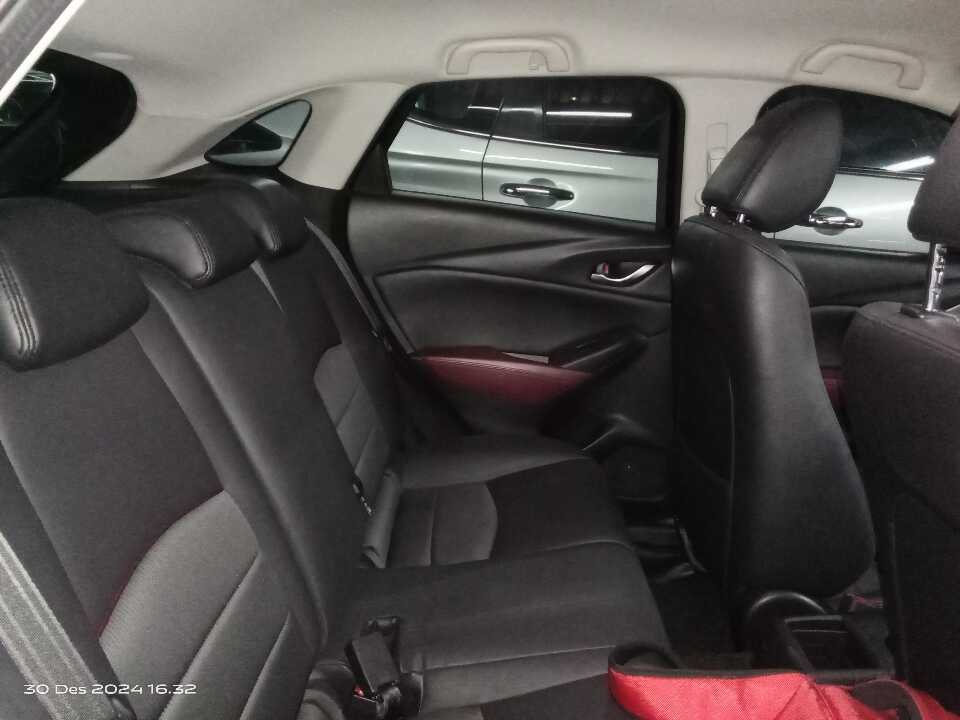 Foto Mobil Bekas Kabin Belakang Mazda CX-3 2.0 tahun 2017