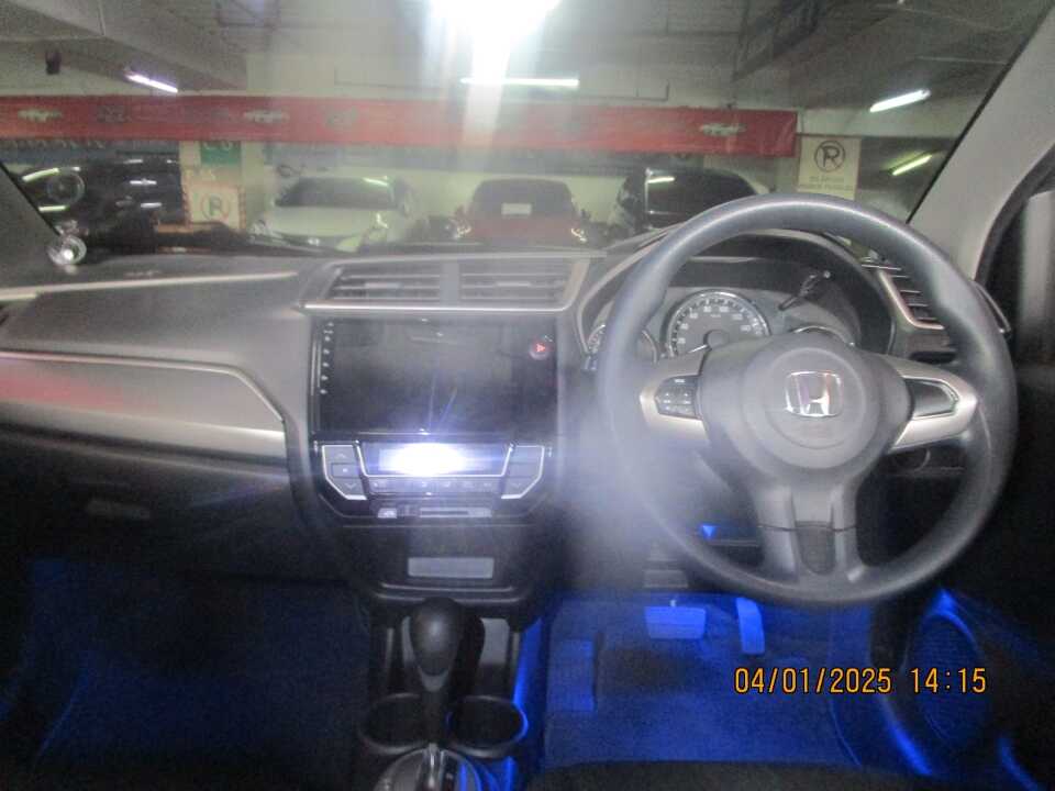 Foto Mobil Bekas Dashboard Honda BR-V 1.5 E tahun 2018