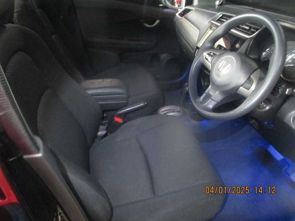 Foto Mobil Bekas Kabin Depan Honda BR-V 1.5 E tahun 2018