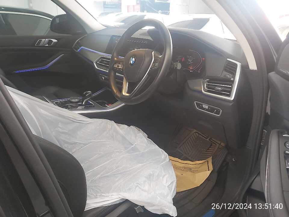 Foto Mobil Bekas Kabin Depan BMW X5 3.0 Xdrive40i Xline tahun 2021
