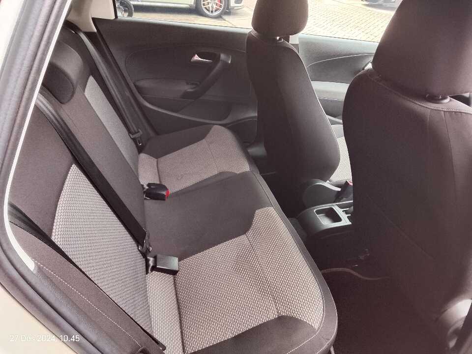 Foto Mobil Bekas Kabin Belakang Volkswagen Polo 1.2 TSI tahun 2020