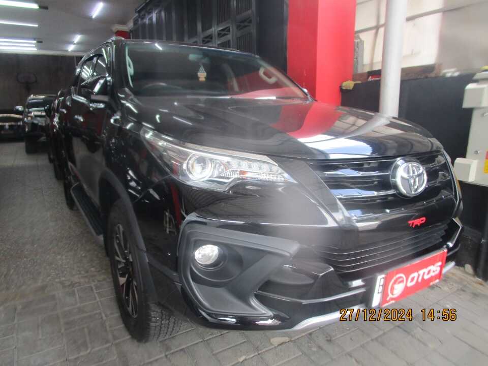2019 Toyota Fortuner 2.4 4X2 VRZ - Foto 1 dari 6
