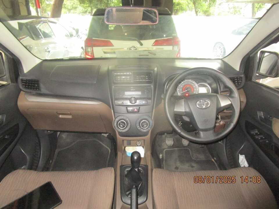 Foto Mobil Bekas Dashboard Toyota Avanza 1.3 E tahun 2016