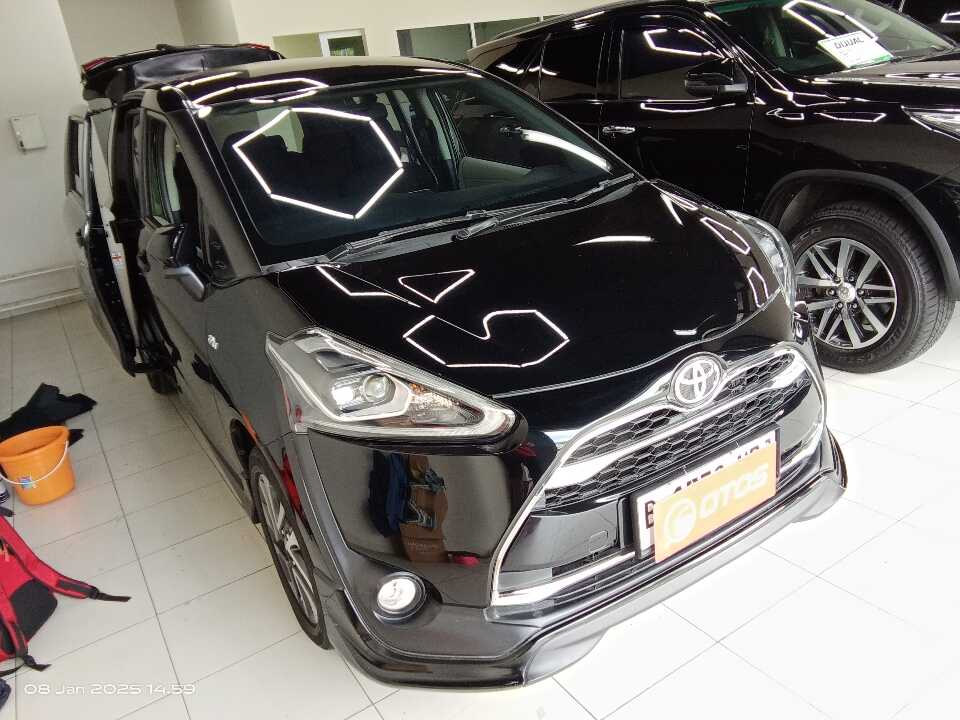 2017 Toyota Sienta 1.5 - Foto 1 dari 6