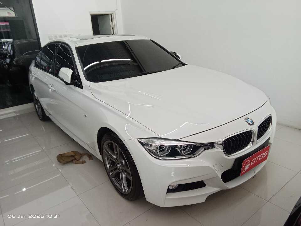 2018 BMW 330i 2.0 - Foto 1 dari 6