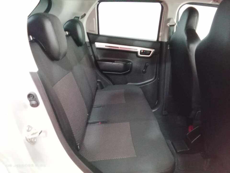 Foto Mobil Bekas Kabin Belakang Suzuki S-Presso 1.0 AGS tahun 2023