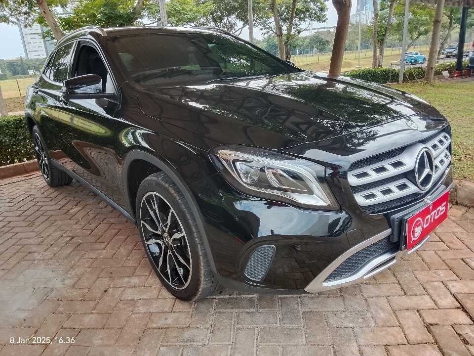 2019 Mercedes-Benz GLA200 1.6 - Foto 1 dari 6