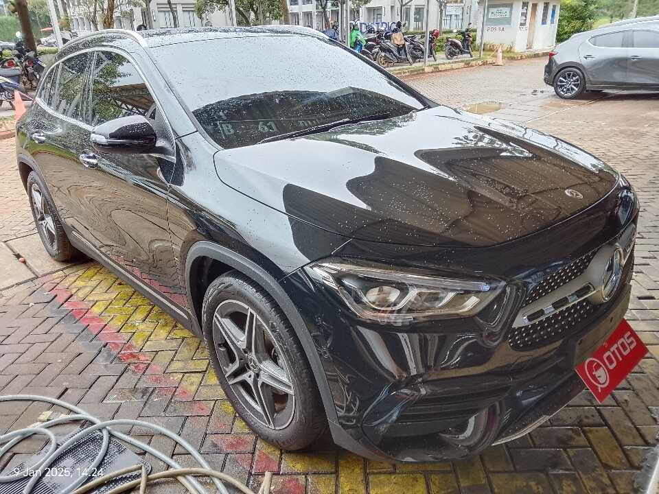 2021 Mercedes-Benz GLA200 1.3 - Foto 1 dari 6