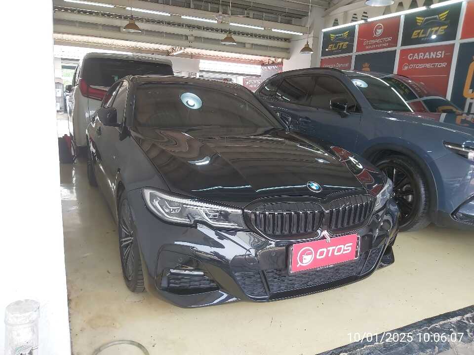 2020 BMW 330i 2.0 - Foto 1 dari 6