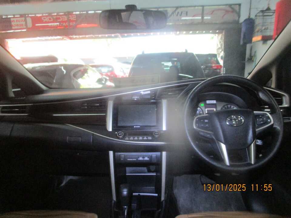 Foto Mobil Bekas Dashboard Toyota Innova 2.4 V tahun 2020