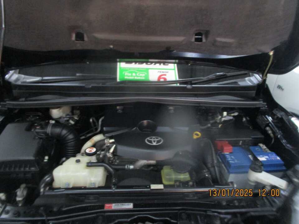 Foto Mobil Bekas Mesin Toyota Innova 2.4 V tahun 2020