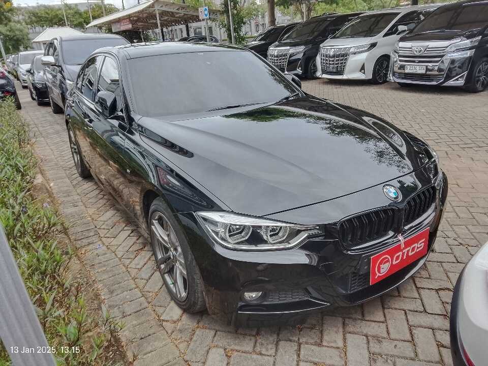 2018 BMW 330i 2.0 M Sport - Foto 1 dari 6