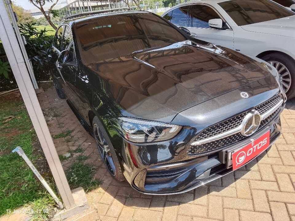 2022 Mercedes-Benz C300 2.0 AMG - Foto 1 dari 6