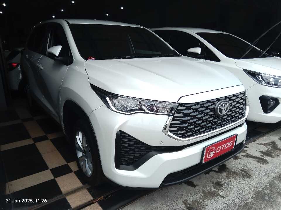 2023 Toyota Kijang Innova 2.0 Zenix V CVT - Foto 1 dari 6