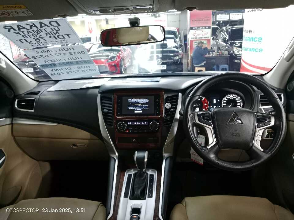 Foto Mobil Bekas Dashboard Mitsubishi Pajero Sport 2.4 Dakar Ultimate tahun 2019