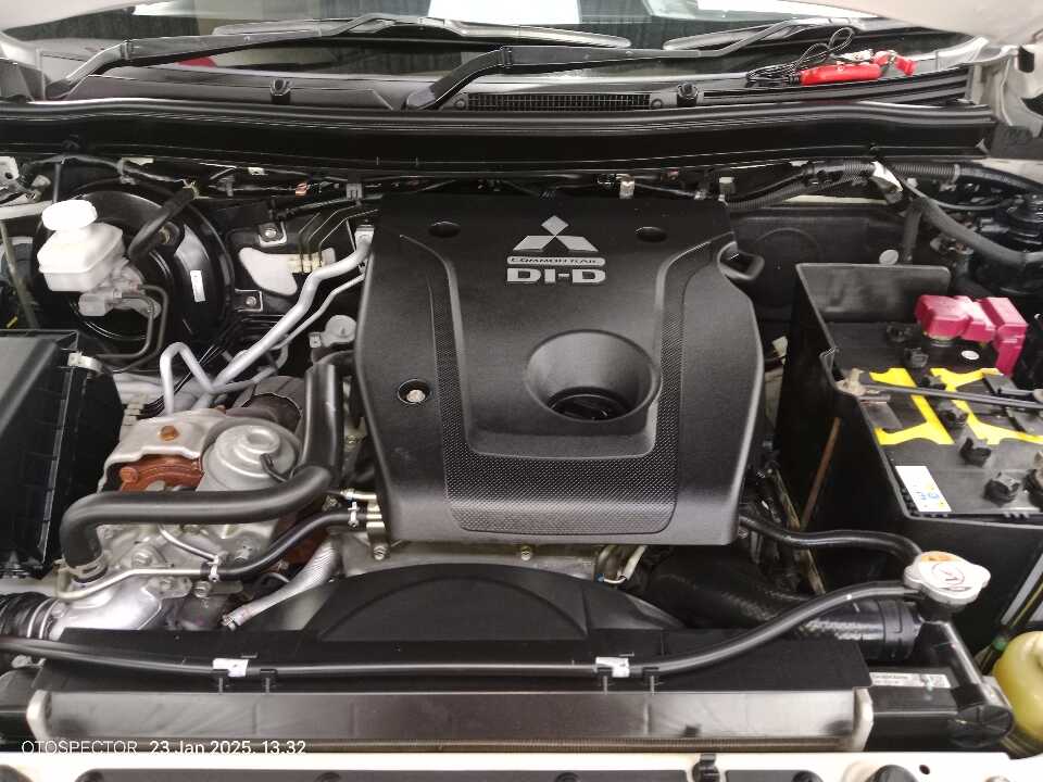 Foto Mobil Bekas Mesin Mitsubishi Pajero Sport 2.4 Dakar Ultimate tahun 2019
