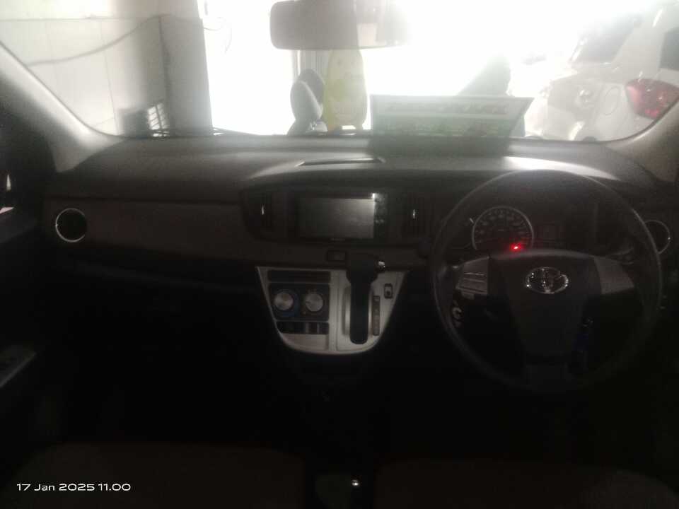 Foto Mobil Bekas Dashboard Toyota Calya 1.2 G tahun 2021