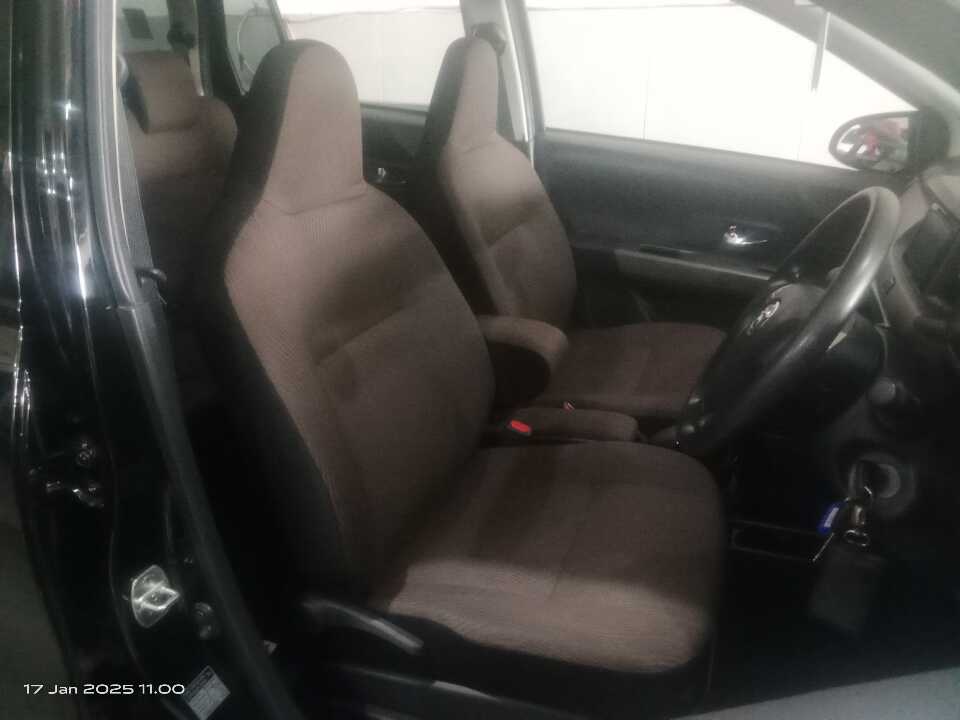Foto Mobil Bekas Kabin Depan Toyota Calya 1.2 G tahun 2021
