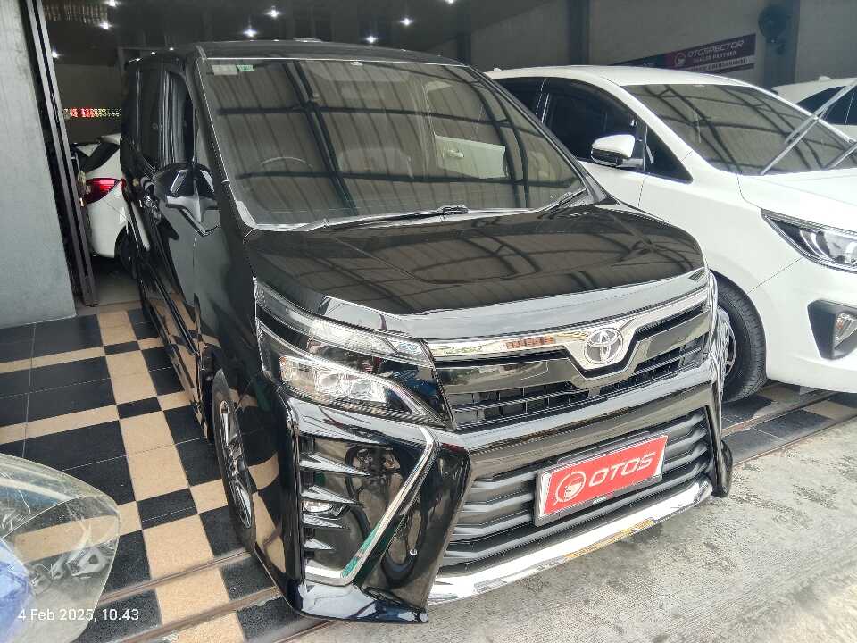 2018 Toyota Voxy 2.0 - Foto 1 dari 6