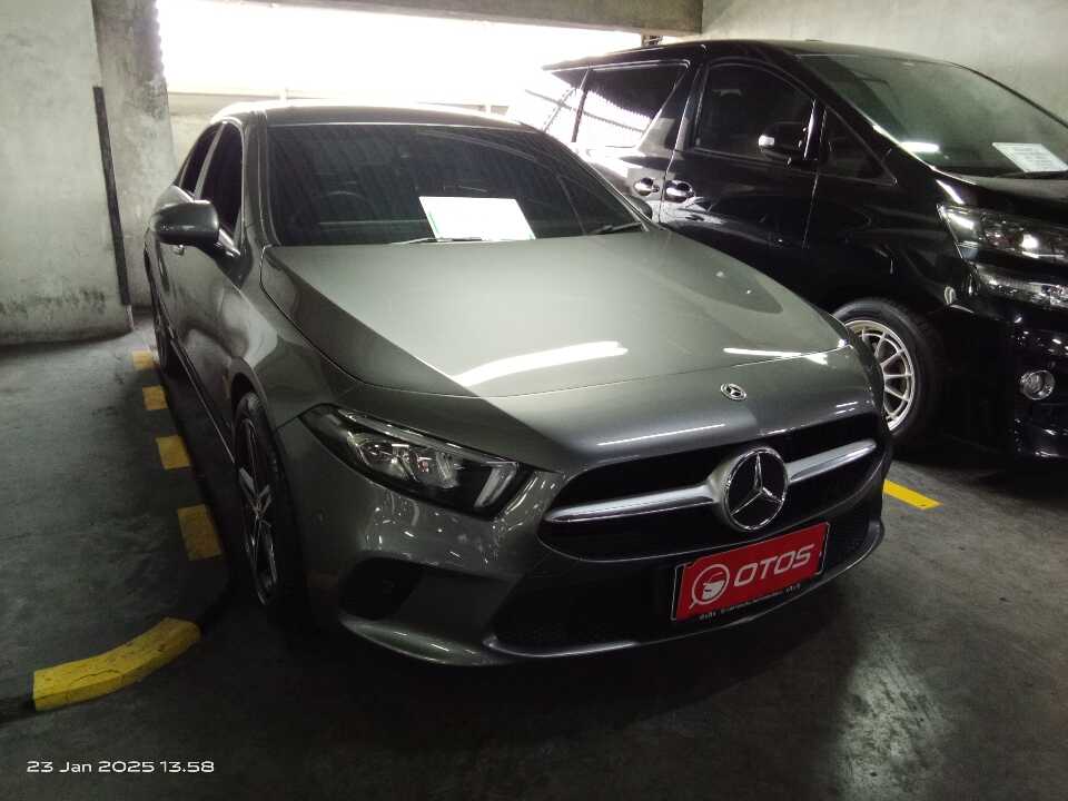 2022 Mercedes-Benz A200 1.3 - Foto 1 dari 6