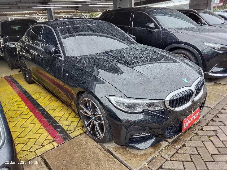 2021 BMW 330i 2.0 - Foto 1 dari 6