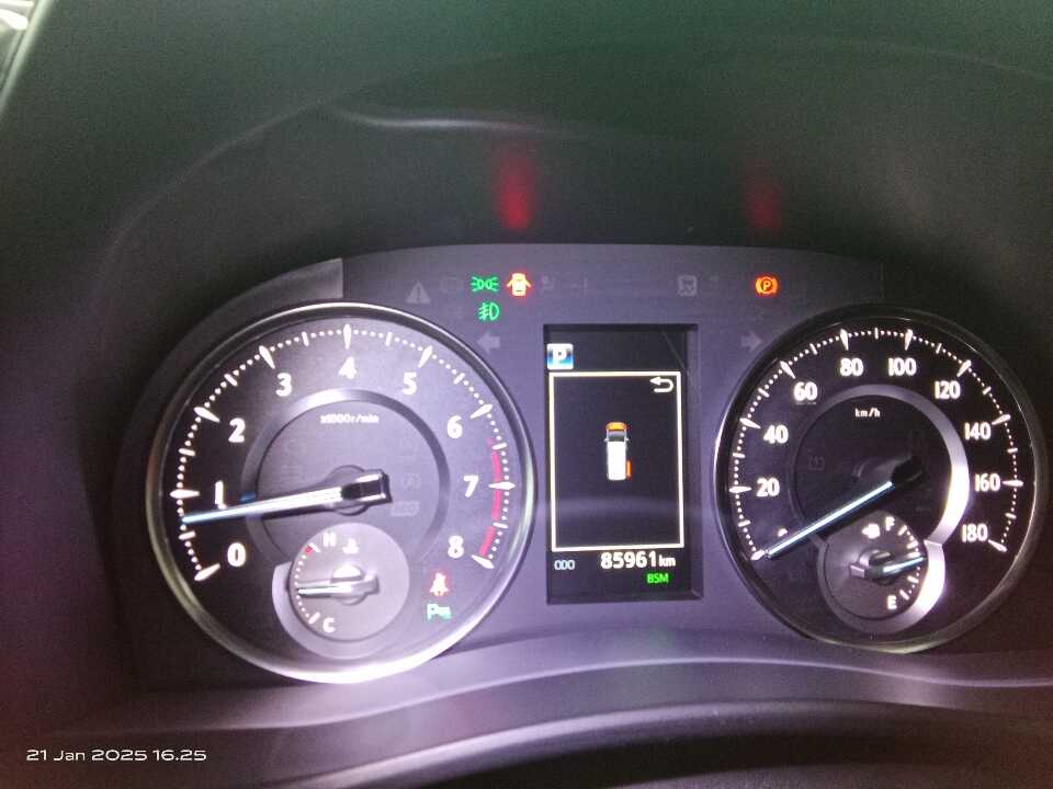Foto Mobil Bekas Odometer Toyota Vellfire 2.5 tahun 2019