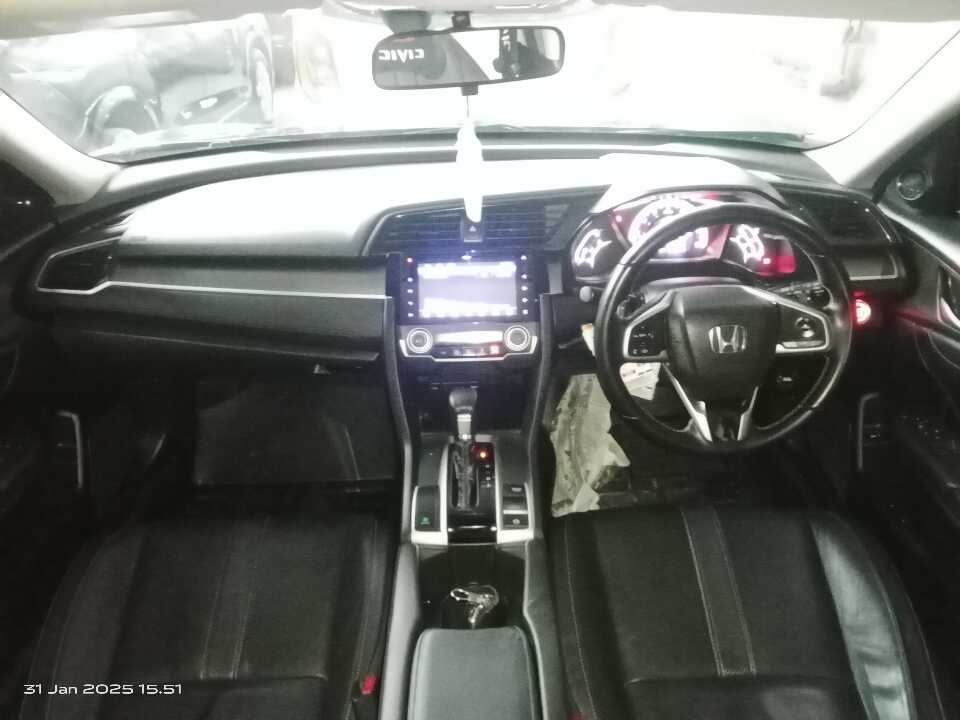 Foto Mobil Bekas Dashboard Honda Civic 1.5 Turbo tahun 2017