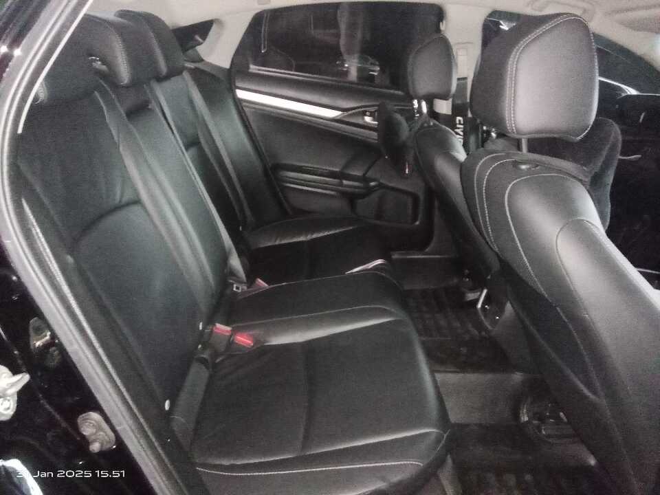 Foto Mobil Bekas Kabin Belakang Honda Civic 1.5 Turbo tahun 2017
