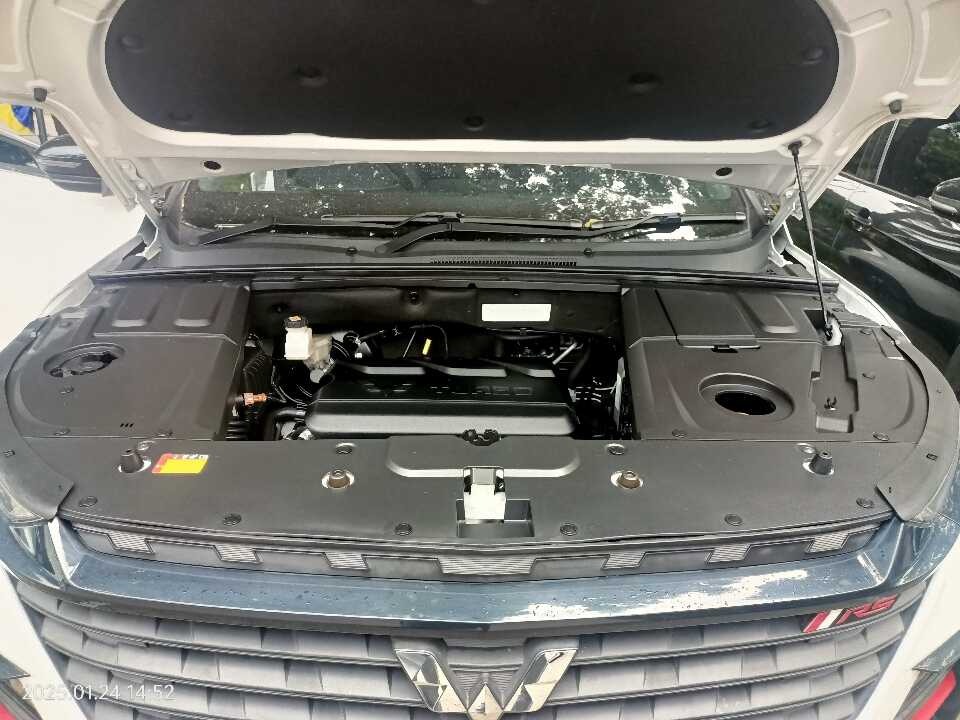 Foto Mobil Bekas Mesin Wuling Almaz 1.5 L T Lux tahun 2023