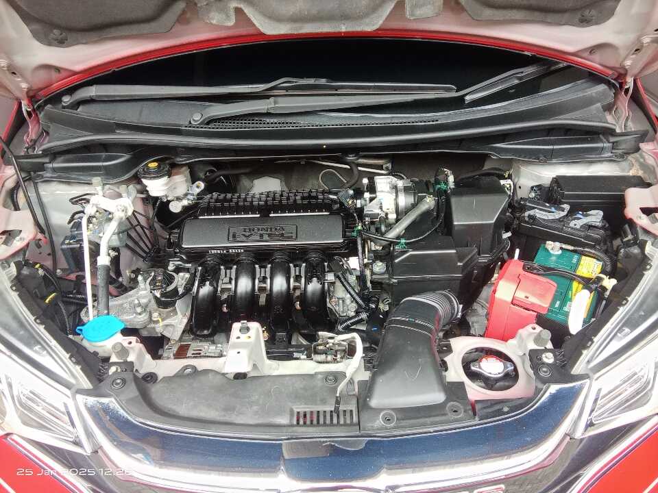 Foto Mobil Bekas Mesin Honda Jazz 1.5 RS tahun 2019